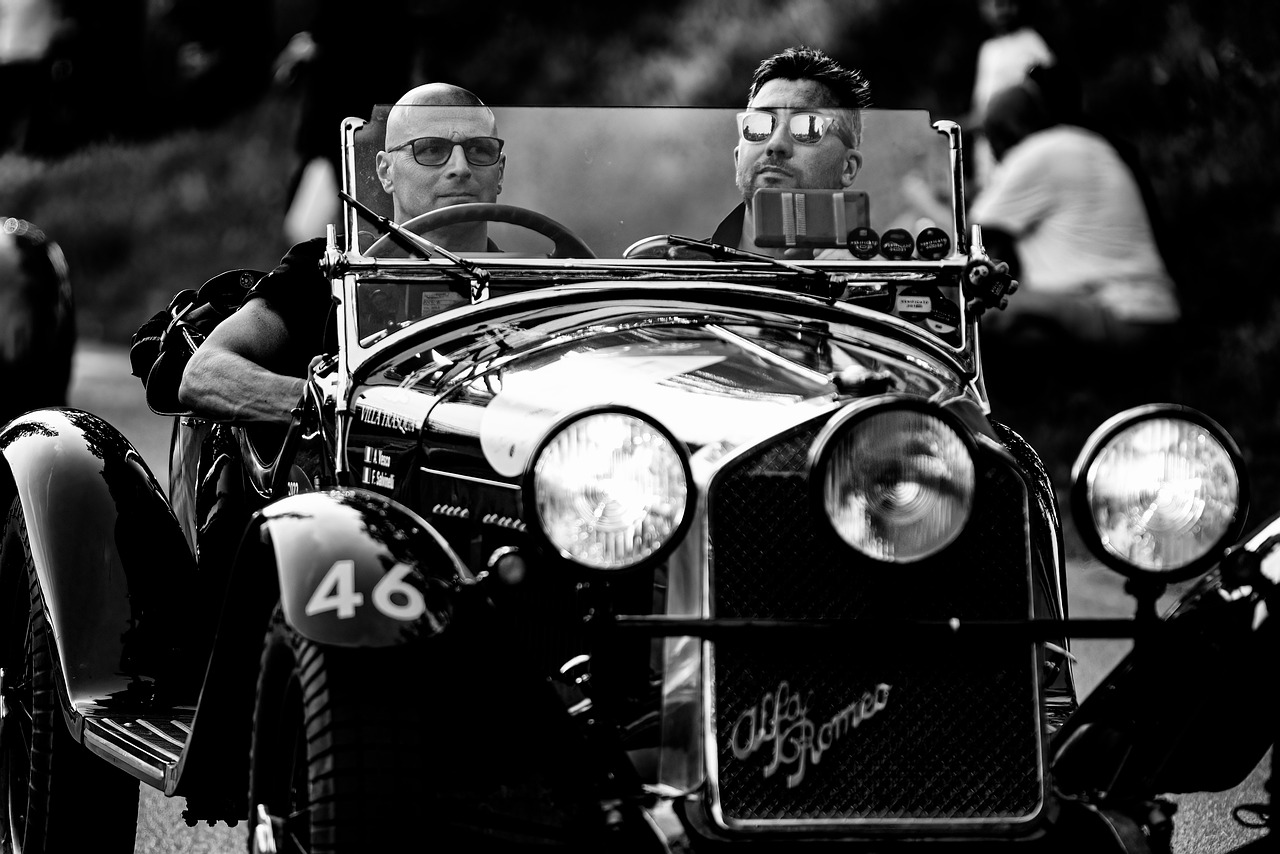 vintage car 7305109 1280